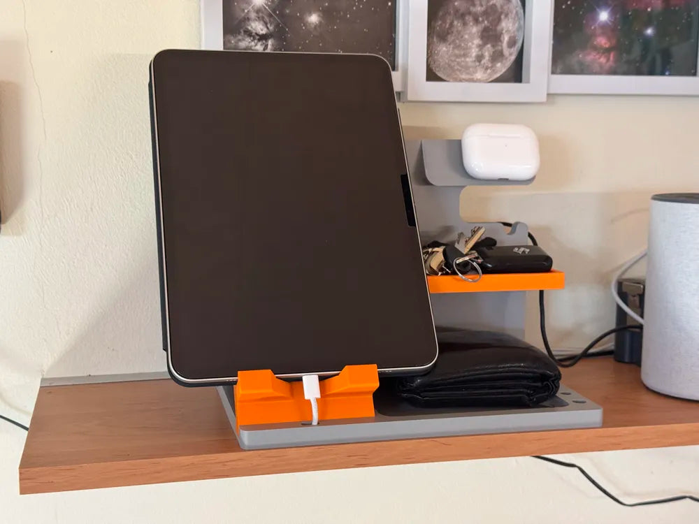 BedSide Organizer Standard – Apple Watch & Samsung Watch Uyumlu Çok Amaçlı Komodin ve Masa Düzenleyici