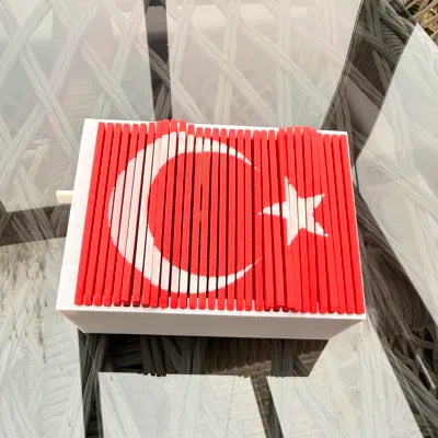 Dalgalanan Türk Bayrağı – 3D Baskı Dekoratif Duvar ve Masaüstü Süsü