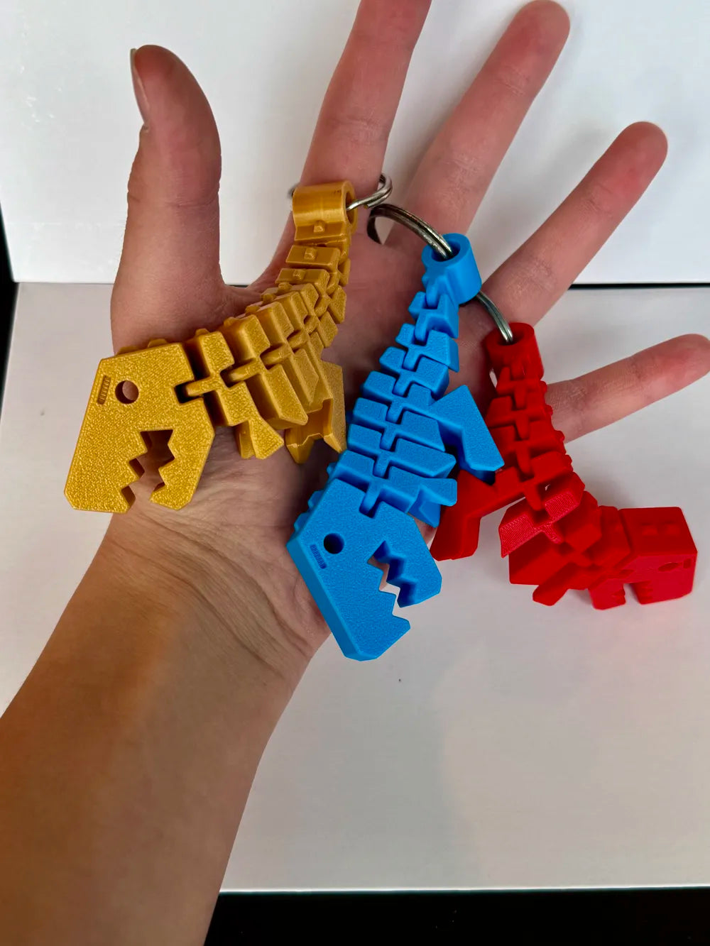 Flexi Rex Anahtarlık – Hareketli 3D Baskı Dinozor Anahtarlık