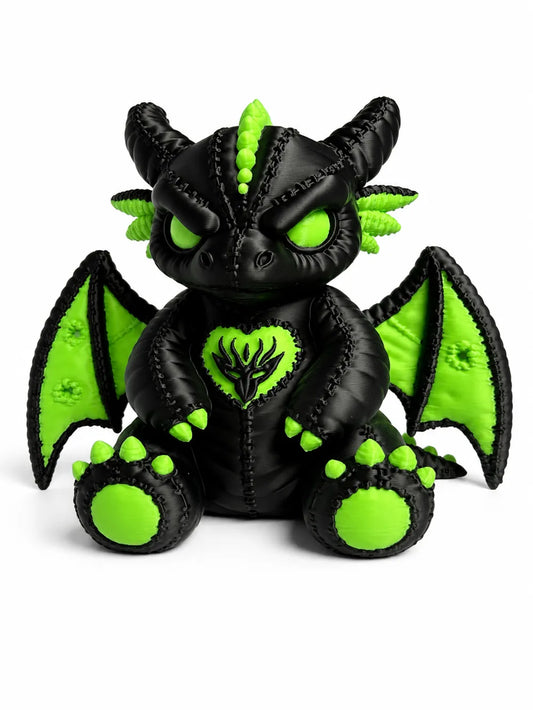 Stitchborn Ejderhası – Karanlık Peluş Koruyucu Dekoratif Figür