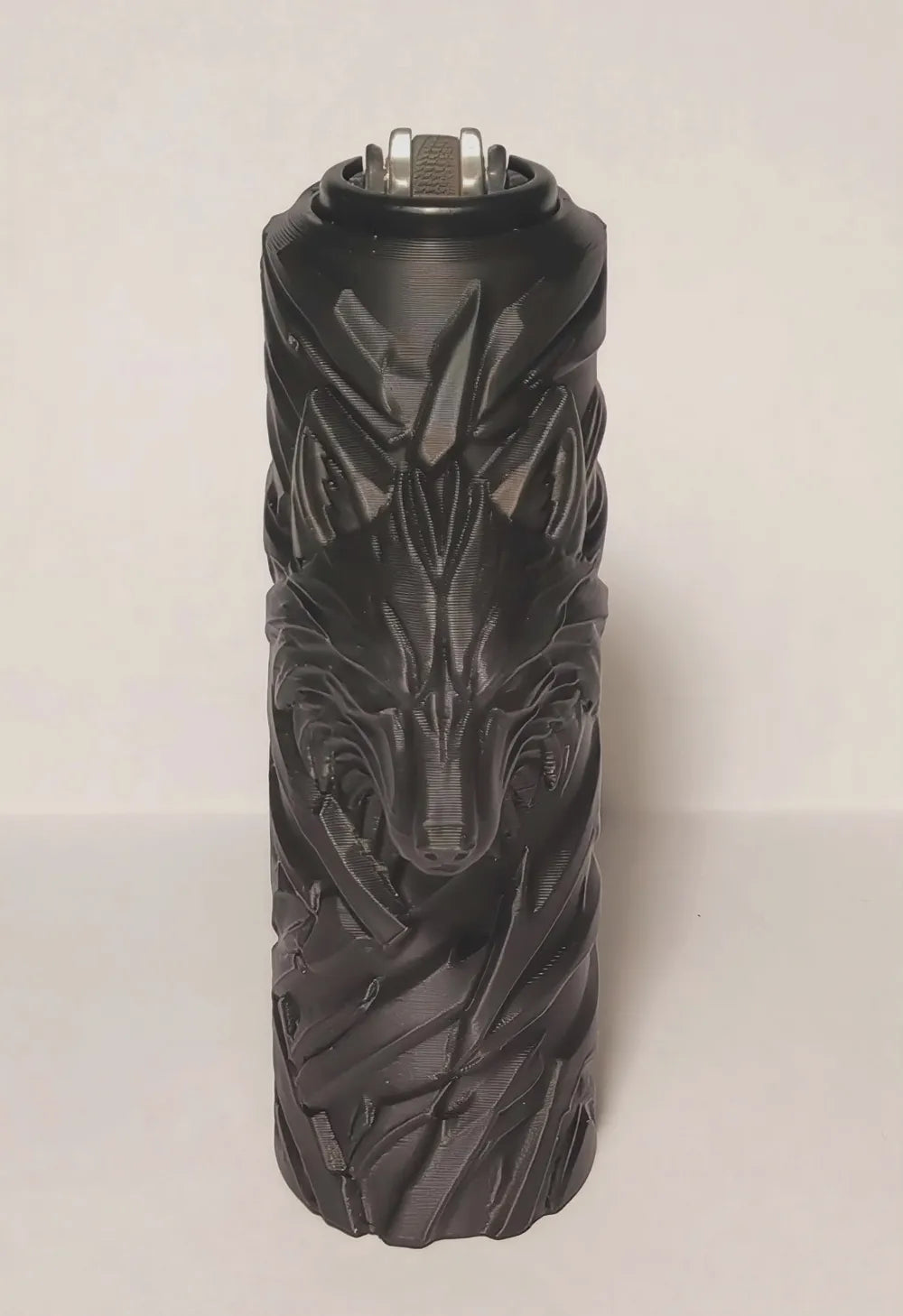 Kurt Temalı Çakmak Kılıfı – Wolf Lighter Case