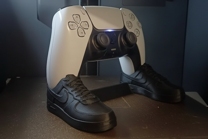 PS5 Controller Stand – Sneaker Edition | Spor Ayakkabı Tasarımlı PlayStation 5 Kumanda Standı