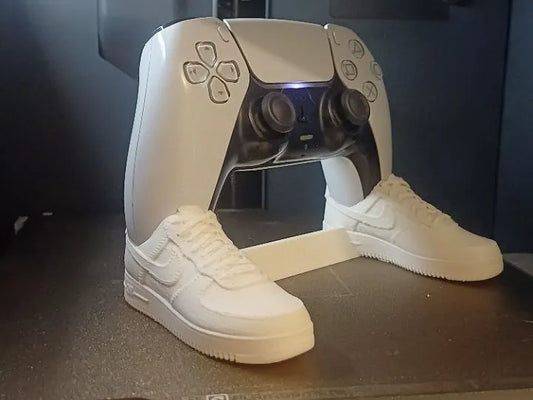 PS5 Controller Stand – Sneaker Edition | Spor Ayakkabı Tasarımlı PlayStation 5 Kumanda Standı
