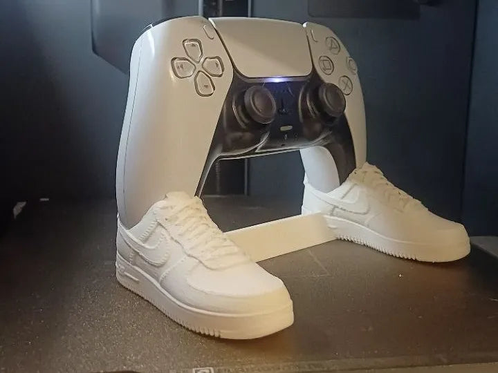 PS5 Controller Stand – Sneaker Edition | Spor Ayakkabı Tasarımlı PlayStation 5 Kumanda Standı