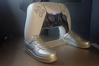 PS5 Controller Stand – Sneaker Edition | Spor Ayakkabı Tasarımlı PlayStation 5 Kumanda Standı