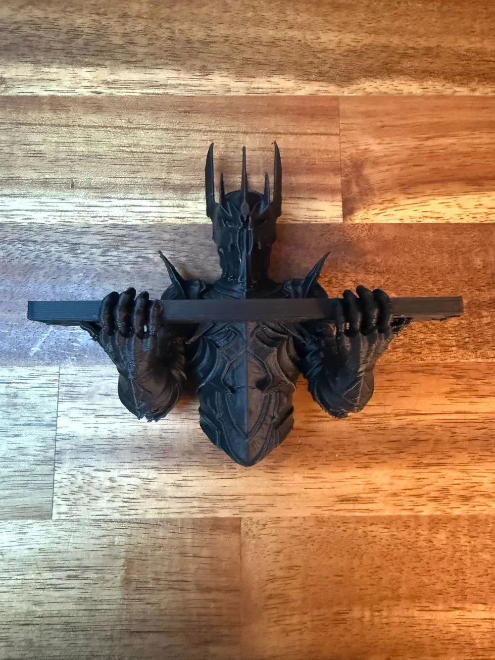 Karanlık Lord Zırhı Duvar Rafı | Fantastik 3D Baskı Dekoratif Raf