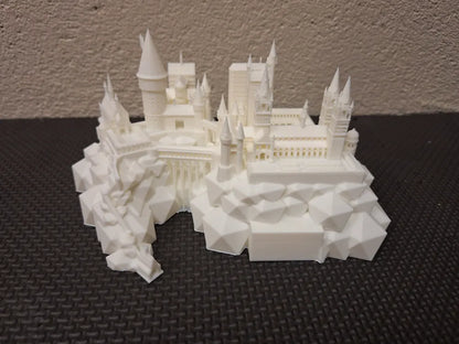 Hogwarts Kalesi Boyanabilir 3D Dekor – Kendin Boya Hobi ve Koleksiyon Modeli