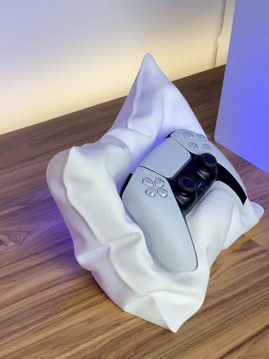 PlayStation 5 Controller Pillow – PS5 DualSense Kumanda Yastığı | Şık ve Güvenli Kontrolcü Standı