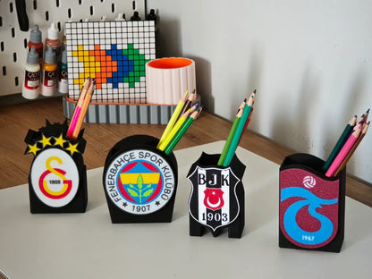 Taraftar Kalemlik – Fenerbahçe, Galatasaray, Beşiktaş ve Trabzonspor Temalı 3D Baskı Masaüstü Düzenleyici