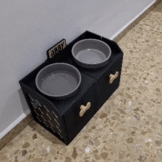 Yükseltilmiş Köpek Mama ve Su İstasyonu – Çekmeceli Ergonomik Besleme Ünitesi