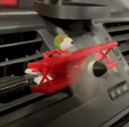 Flying Snoopy Araç Kokusu – Eğlenceli ve Dekoratif Oto Koku Aksesuarı