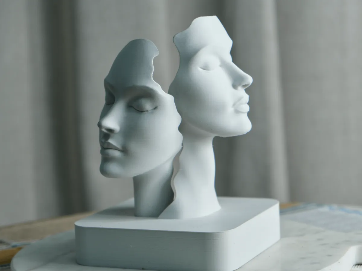 Duality Faces Sculpture – Minimalist Soyut Yüz Heykeli
