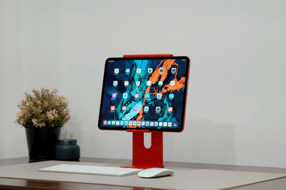 iPad Studio Stand V2 – Modern, Ayarlanabilir ve Şık iPad Masaüstü Standı