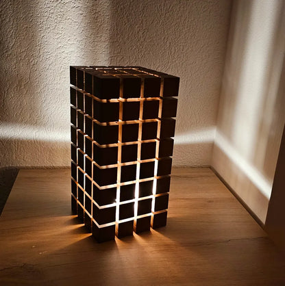 CubeStack Desk Lamp – Küp Tasarımlı Dekoratif Masa Lambası