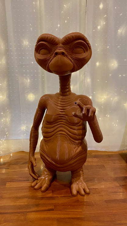 E.T. the Extra-Terrestrial – 100 cm Gerçek Boyut Dekoratif Koleksiyon Figürü