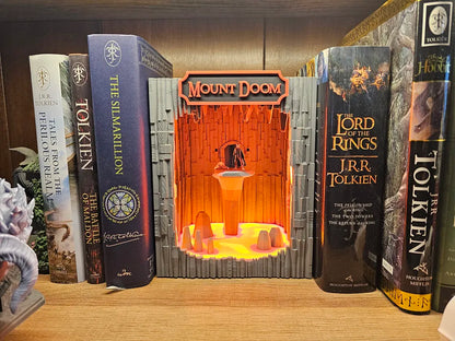Lord of the Rings Mount Doom Book Nook – Hüküm Dağı Kitaplık Dekoru