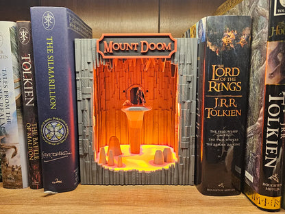 Lord of the Rings Mount Doom Book Nook – Hüküm Dağı Kitaplık Dekoru