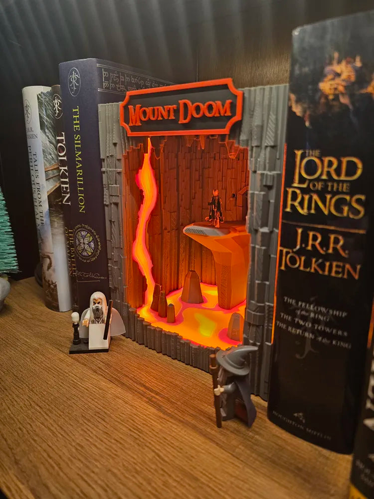 Lord of the Rings Mount Doom Book Nook – Hüküm Dağı Kitaplık Dekoru