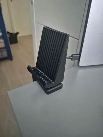 Masaya Monte Edilebilir Telefon ve Tablet Standı