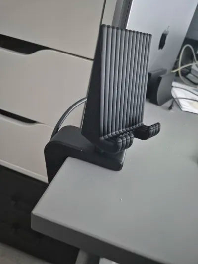 Masaya Monte Edilebilir Telefon ve Tablet Standı