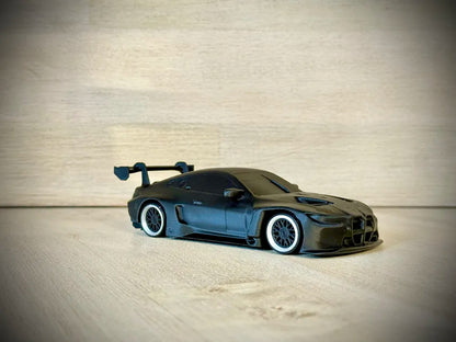 BMW M4 GT3 EVO DTM Yarış Aracı 3D Baskı Modeli – Koleksiyonluk Dekoratif Maket