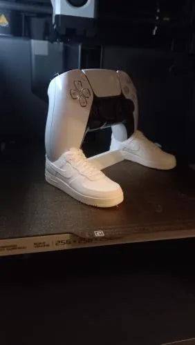 PS5 Controller Stand – Sneaker Edition | Spor Ayakkabı Tasarımlı PlayStation 5 Kumanda Standı