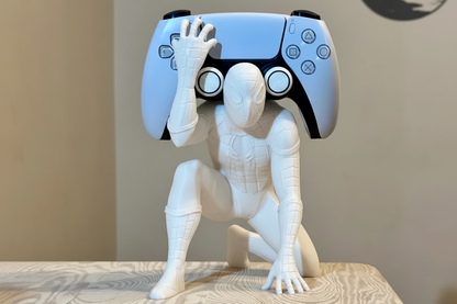 Süper Kahraman Temalı PS5 DualSense Kumanda Standı – Koleksiyonluk Oyun Kontrolcü Tutucu