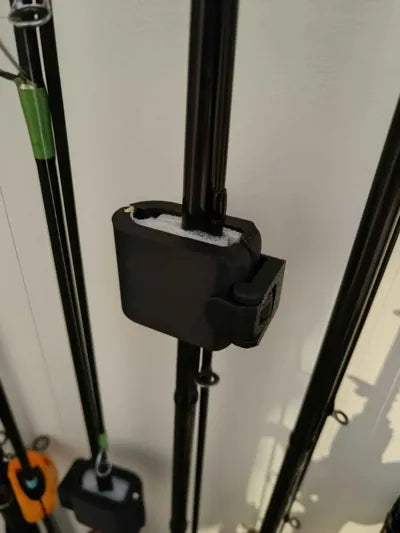 Olta Kamışı Taşıma Kelepçesi – Fishing Rod Clamp | Güvenli ve Düzenli Olta Taşıma Aparatı