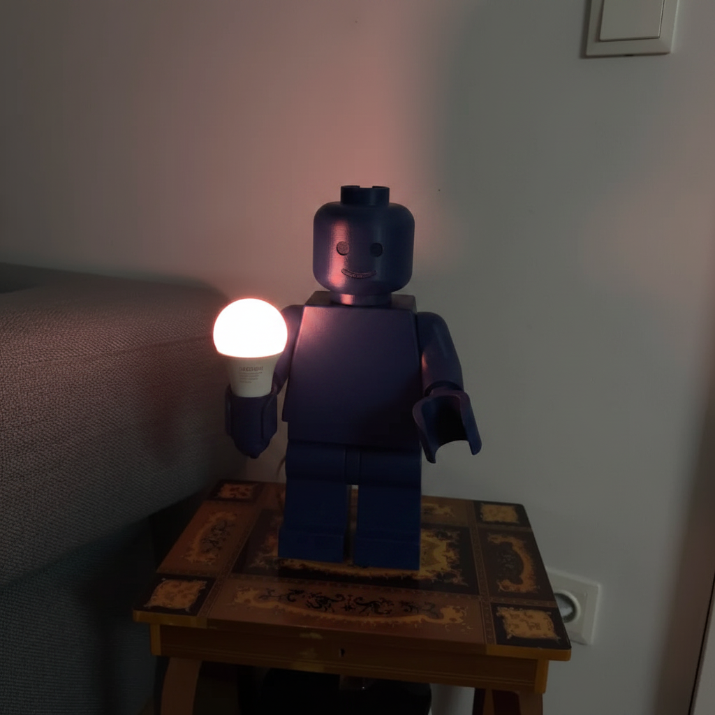 Brickman Lamp – Modüler Karakter Tasarımlı Dekoratif Masa Lambası | E27 Uyumlu Modern Ambiyans Aydınlatması