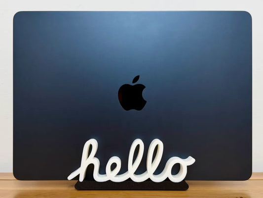 Klasik "Hello" Tasarımlı MacBook Standı – Ayarlanabilir Laptop Dikey Standı