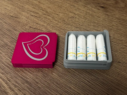 Kompakt Seyahat Tampon Kutusu – Güvenli Kilitli Hijyenik Taşıma Kabı