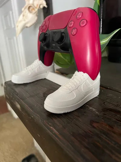 PS5 Controller Stand – Sneaker Edition | Spor Ayakkabı Tasarımlı PlayStation 5 Kumanda Standı