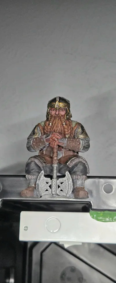 Gimli – Monitor Topper Desk Buddy | Monitör Üstü Dekoratif Figür