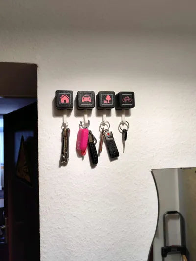 Akıllı Anahtar Askılığı – Döner Evde/Yok Göstergeli Anahtar Tutucu | Modern Key Holder