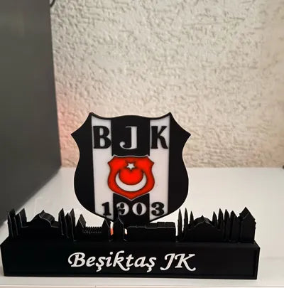 Beşiktaş ve İstanbul Silüeti Dekoru – 3D Masaüstü ve Raf Süsü