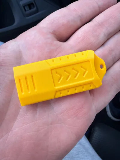 125 dB Üç Delikli Acil Durum Düdüğü – Mecha Tasarımlı 3D Baskı Anahtarlık