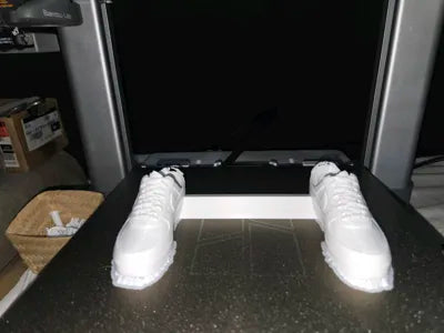 PS5 Controller Stand – Sneaker Edition | Spor Ayakkabı Tasarımlı PlayStation 5 Kumanda Standı