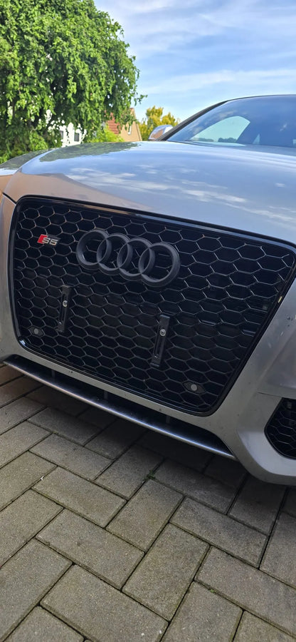 Audi RS Tarzı Petek Panjur Logo ve Logo Tutucu