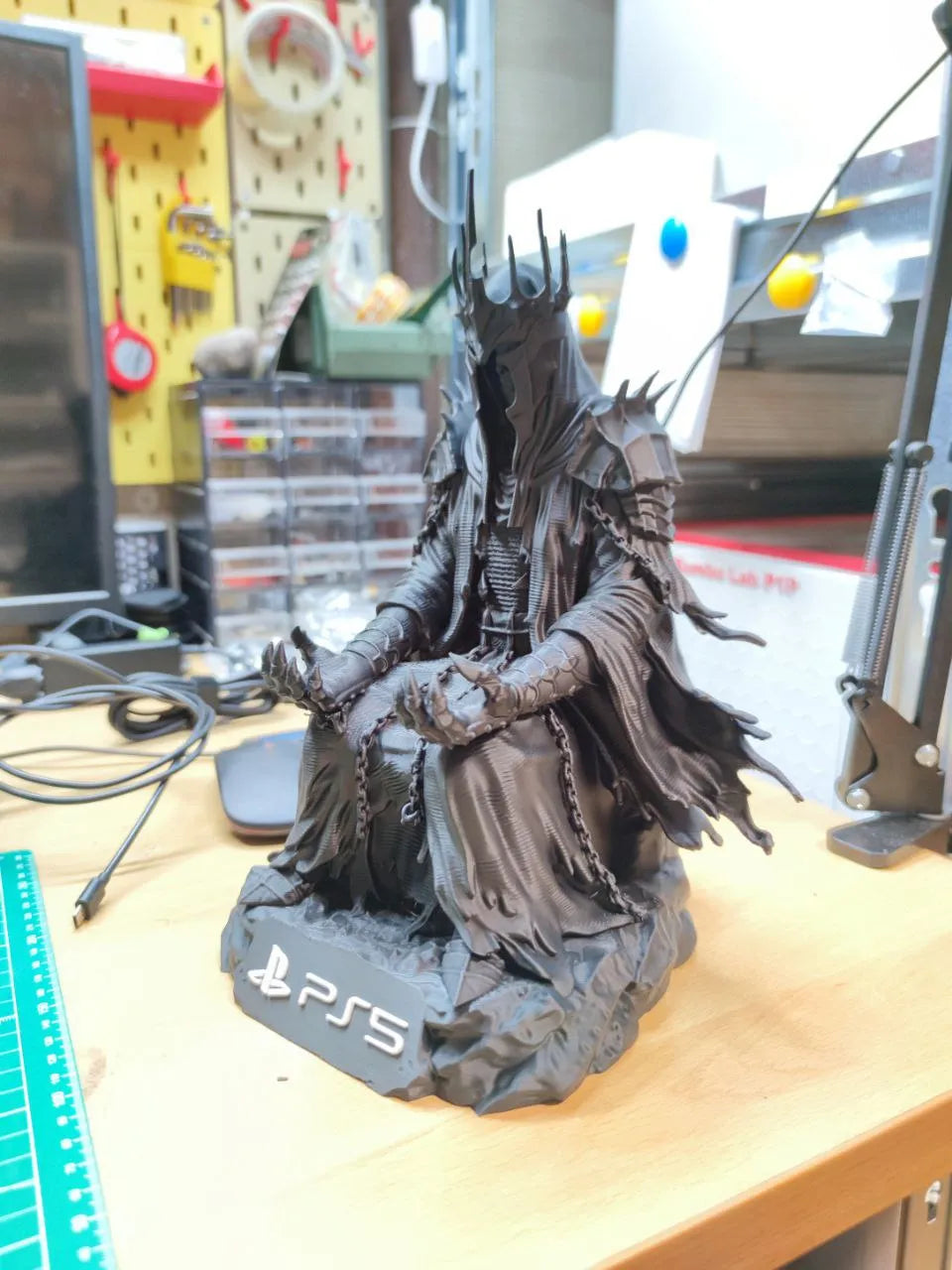 DARK LORD – PS5 Controller Throne | PS5 Kumanda Tahtı
