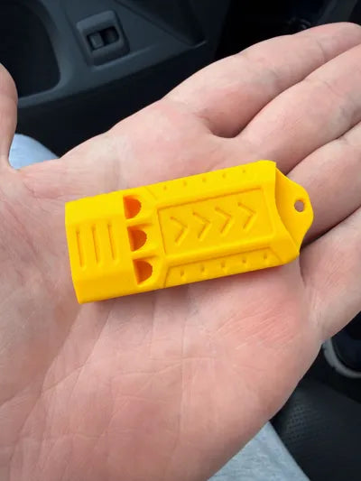 125 dB Üç Delikli Acil Durum Düdüğü – Mecha Tasarımlı 3D Baskı Anahtarlık