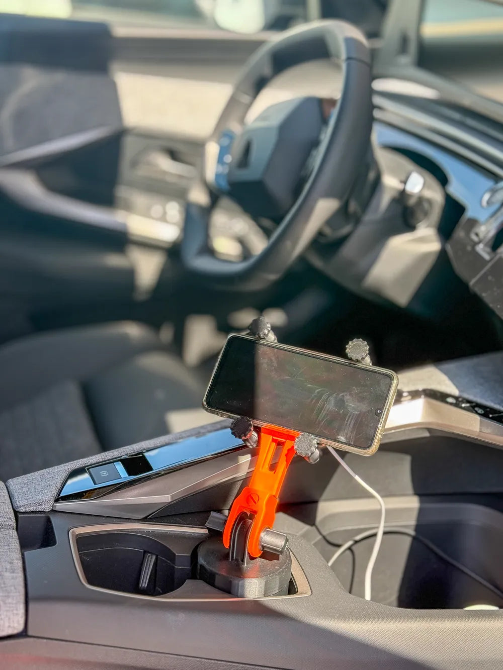Ayarlanabilir MagSafe Araç Telefon Tutucu – Bardaklık Uyumlu Telefon Standı