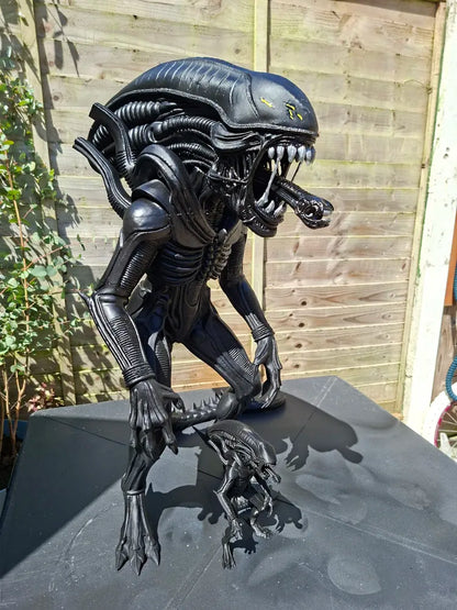 Alien Xenomorph Inspired Figure – 570 mm ve 175 mm Dekoratif Koleksiyon Figürü